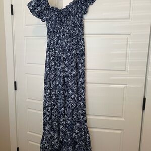 Francesca's navy and white floral smocked top dress